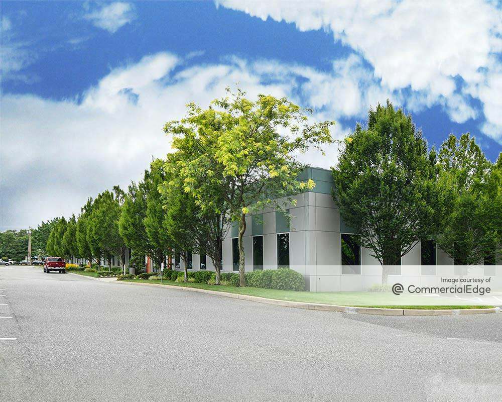 360 Vanderbilt Motor Pkwy, Hauppauge Office Space For Lease